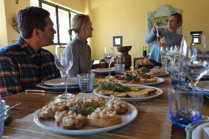 San Gimignano and Vernaccia Wine Tour with Lunch at Farm - San Gimignano and its medieval towers