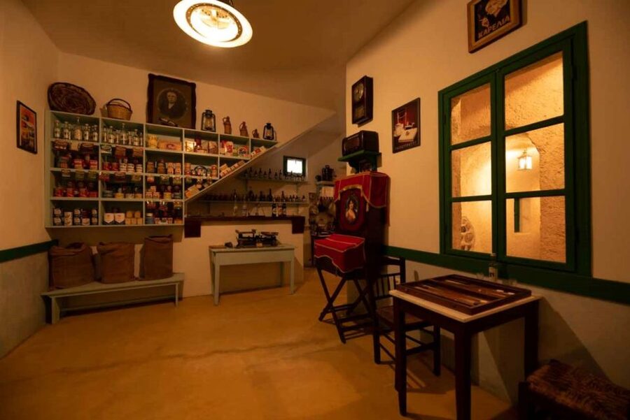Santorini: Unexplored Culture Day Trip with Farm Visit - Why Santorini’s tomato past matters