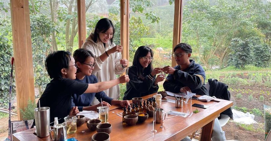 Scented candle workshop at Twin Beans Farm - Da Lat suburb - Is $14 a good value?