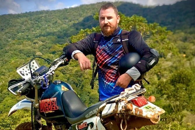 Scented Candle Workshop in Twin Beans Farm Da Lat - Decorating your finished candle