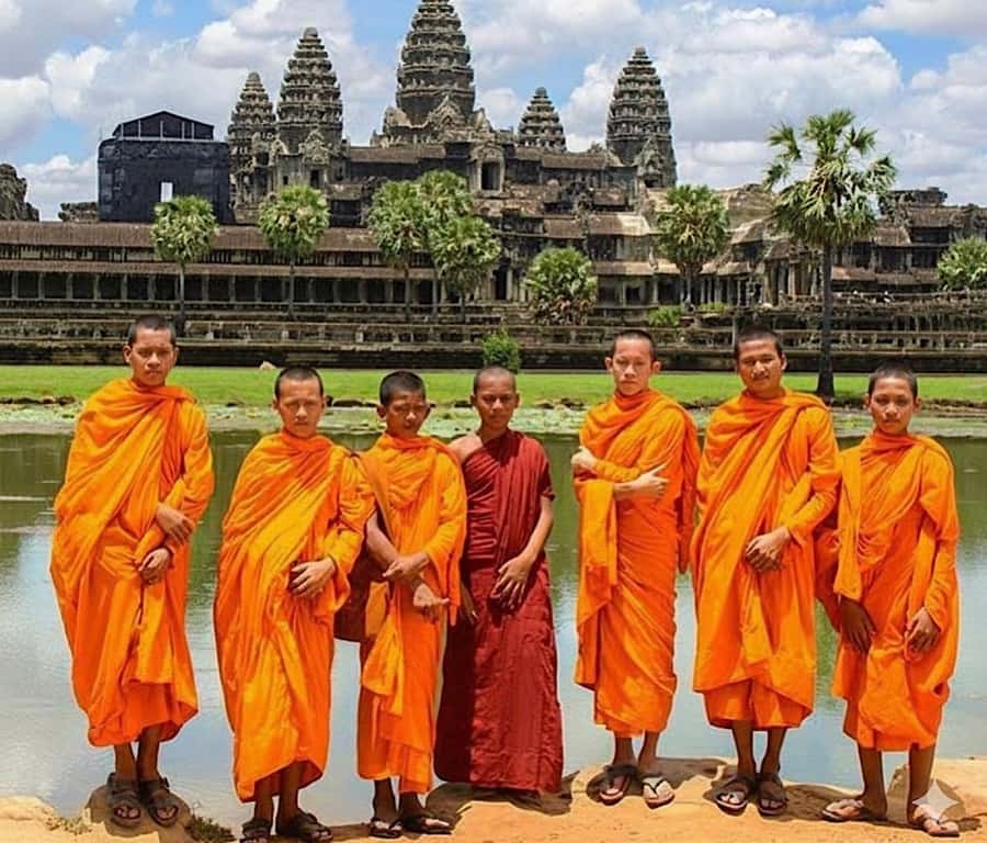 Siem Reap: Scenic Countryside & Silk Farm Jeep Tour - A monastery and a look at Cambodian Buddhist life