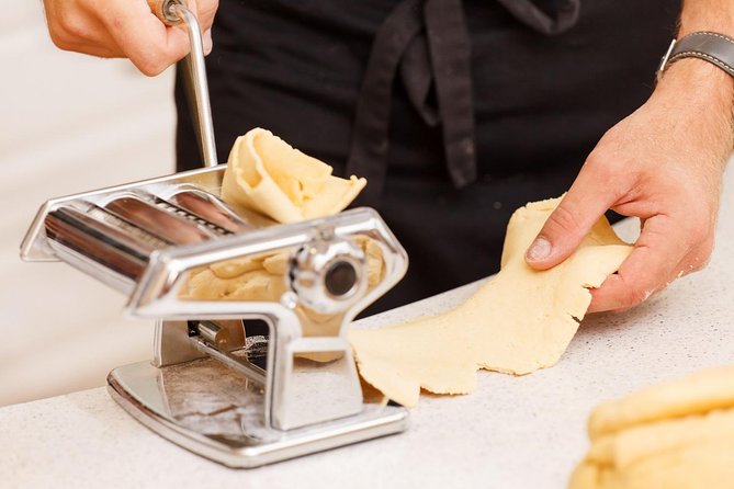 Siena: Small group Cooking Class in Chianti Farmhouse - Making Handmade Pasta With Simone