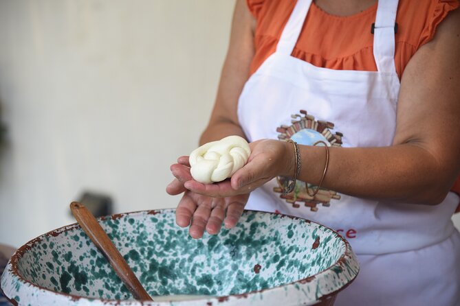 Sorrento Half-Day Farm Experience: Pizza, Cheese Making and Wine - Sitting down to eat what the farm makes