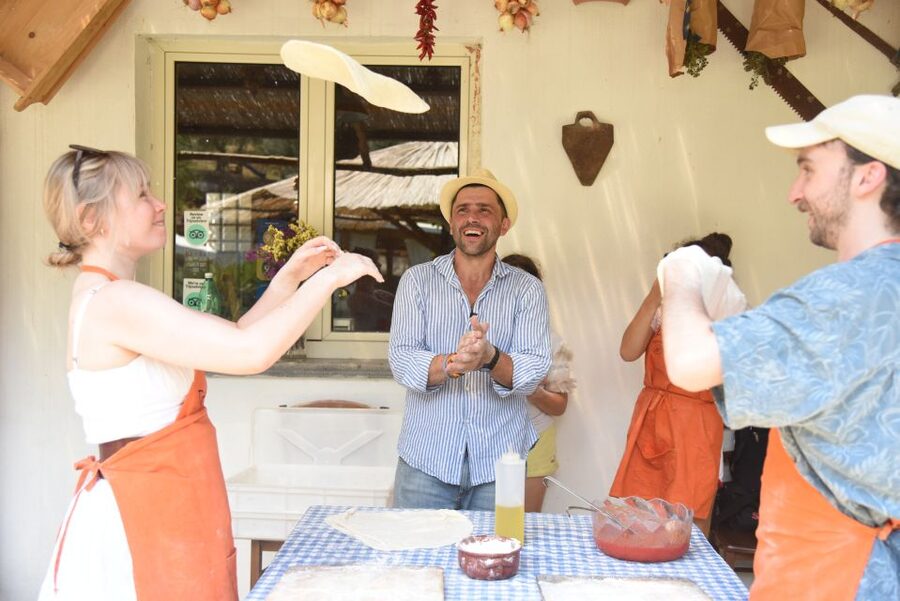 Sorrento: Pizza Lesson, Wine, and Limoncello at a Local Farm - Meeting the van in central Sorrento