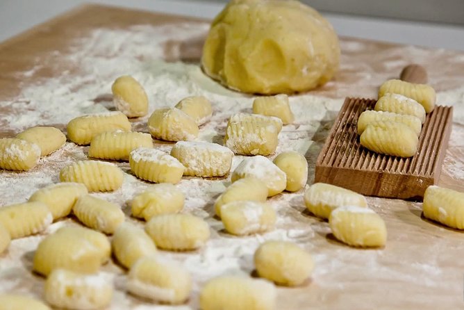 Sorrento Villa Cooking Class with Fresh Harvest Lunch - How personal is the group experience?