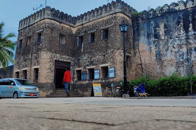 Stone Town and Spice Farm Private Tour - Ali De Zanzibar: the guide may shape the whole day