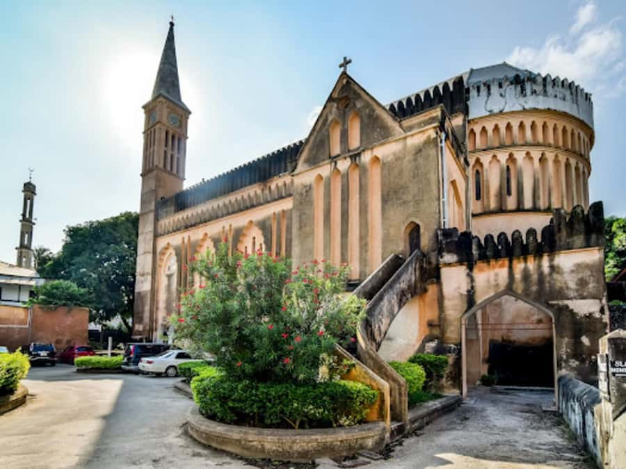 STONE TOWN AND SPICE FARM TOUR - The Old Fort and House of Wonders