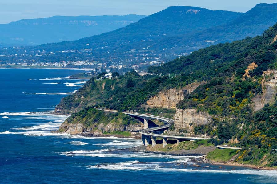 Sydney: Sea Cliff Bridge, Kiama Blowhole and Farmlands Tour - Walking the famous Sea Cliff Bridge