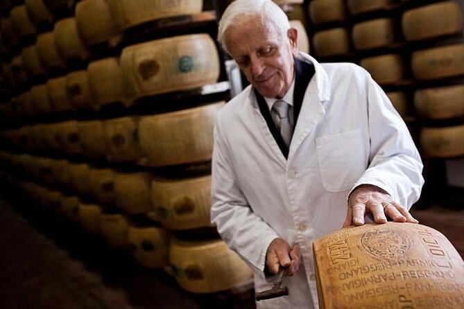 Tour Parmigiano Reggiano dairy and Parma ham - What makes this Parma food tour worth your time