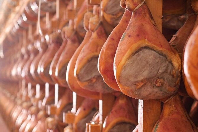 Tour Parmigiano Reggiano dairy and Parma ham - Meeting in Parma and driving into the countryside