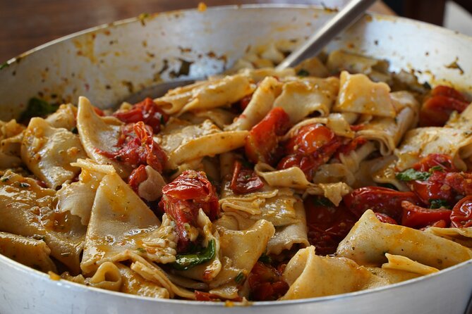 Traditional Farmhouse Cooking Experience in Lucca with Lunch or Dinner - Lunch or dinner: choosing the right session