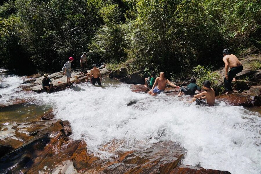 Trekking to Hidden Waterfall & Sturgeon Farm for dog-lovers - Practical details before you reserve