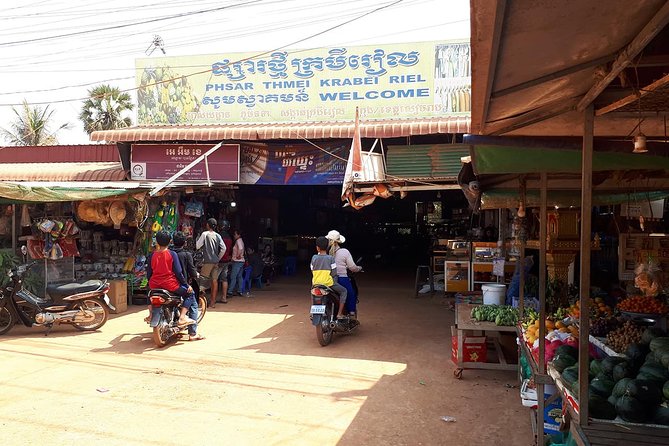 Tuk Tuk Journey: Exploring Rural Life and Silk Farm Craftsmanship - What the Angkor Silk Farm teaches you