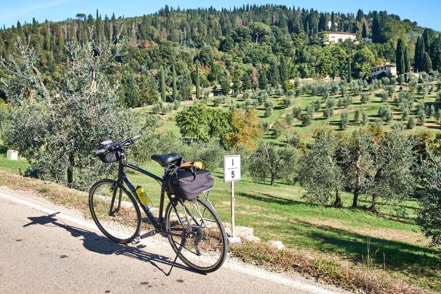 Tuscany Hills Bike Tour with Lunch at farm and Wine Tasting - Practical details that make the day easier