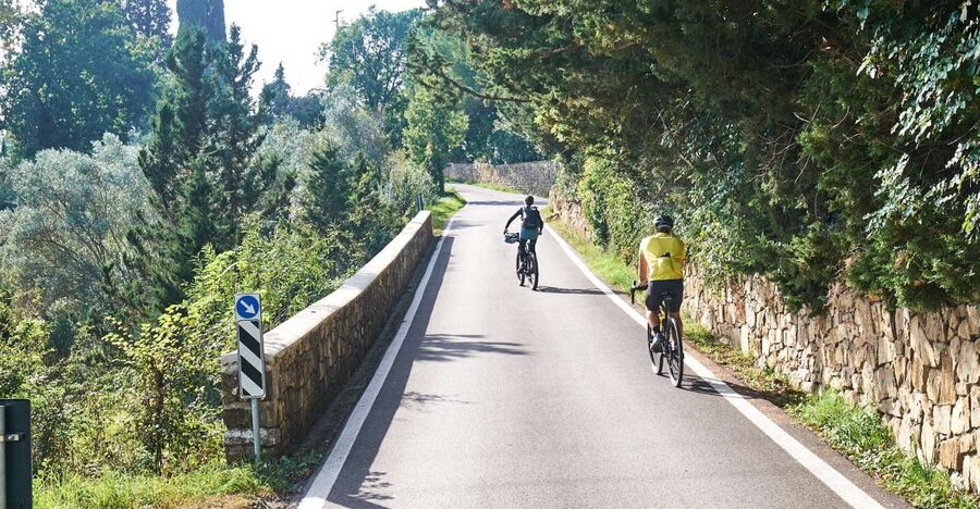 Tuscany Hills Bike Tour with Lunch at farm and Wine Tasting - What this Tuscany bike tour is really like