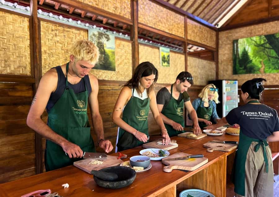 Ubud: Balinese Cooking Class at an Organic Farm - Key points at a glance