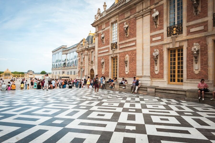 Versailles Bike Tour with Palace & Queen Farm Entrance - Starting at Gare Saint-Lazare and reaching Versailles