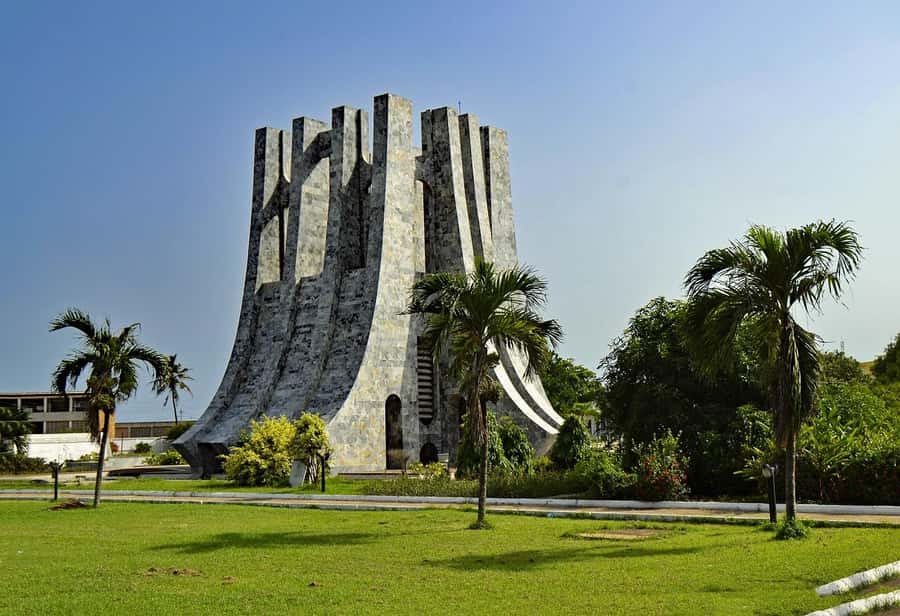 Visit Aburi Garden, Tetteh Quarshie Cocoa Farm & Waterfall - Leaving Accra for the Aburi Hills