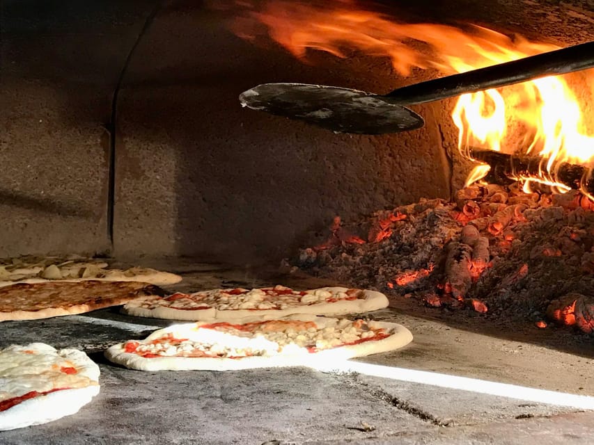 Volterra: Pizza Cooking Class in a tuscan farmhouse - The Tuscan family atmosphere