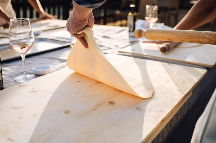 Volterra: Pizza Cooking Class in a tuscan farmhouse - Language, group size, and the teaching style