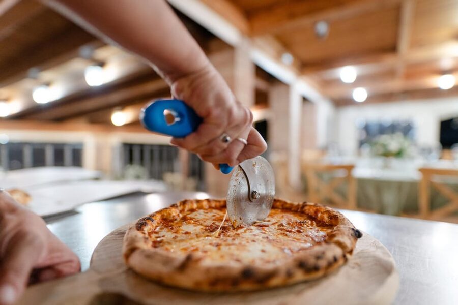 Volterra: Pizza Cooking Class in a tuscan farmhouse - Preparing dough and learning the small tricks