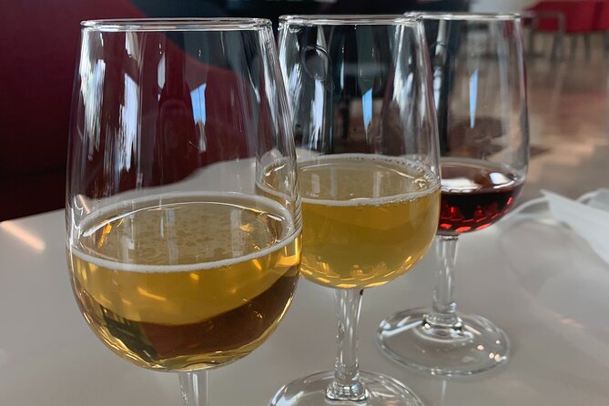 Wine Tasting and lavender Farm Tours - Pickup, group size, and the practical side