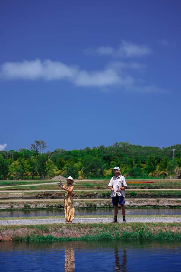 Wonga: Guided Fishing, Farming and Tasting Tour - Fishing the big Barra Pond
