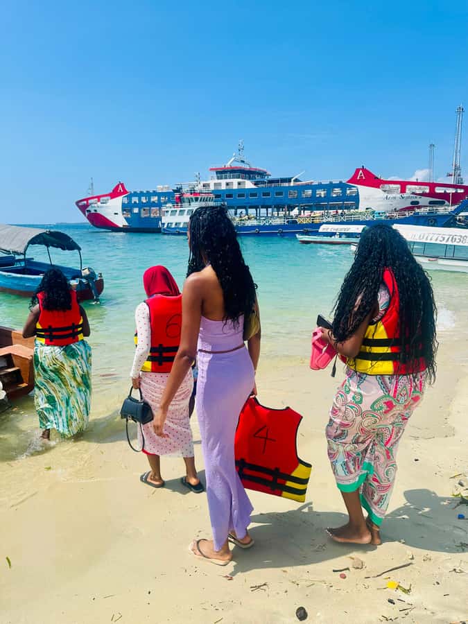 Zanzibar: Day Trip Stone Town, Spice farm,Prison Island - Stone Town’s narrow lanes and carved doors