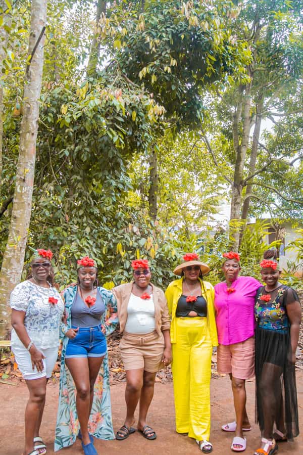 Zanzibar: Spice Farm Guided Tour with Lunch - Shopping for spices at the farm